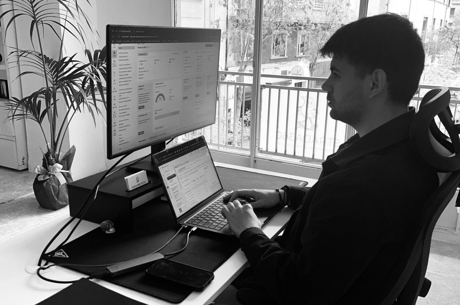 Stefan Valentin trabajando estrategia SEO